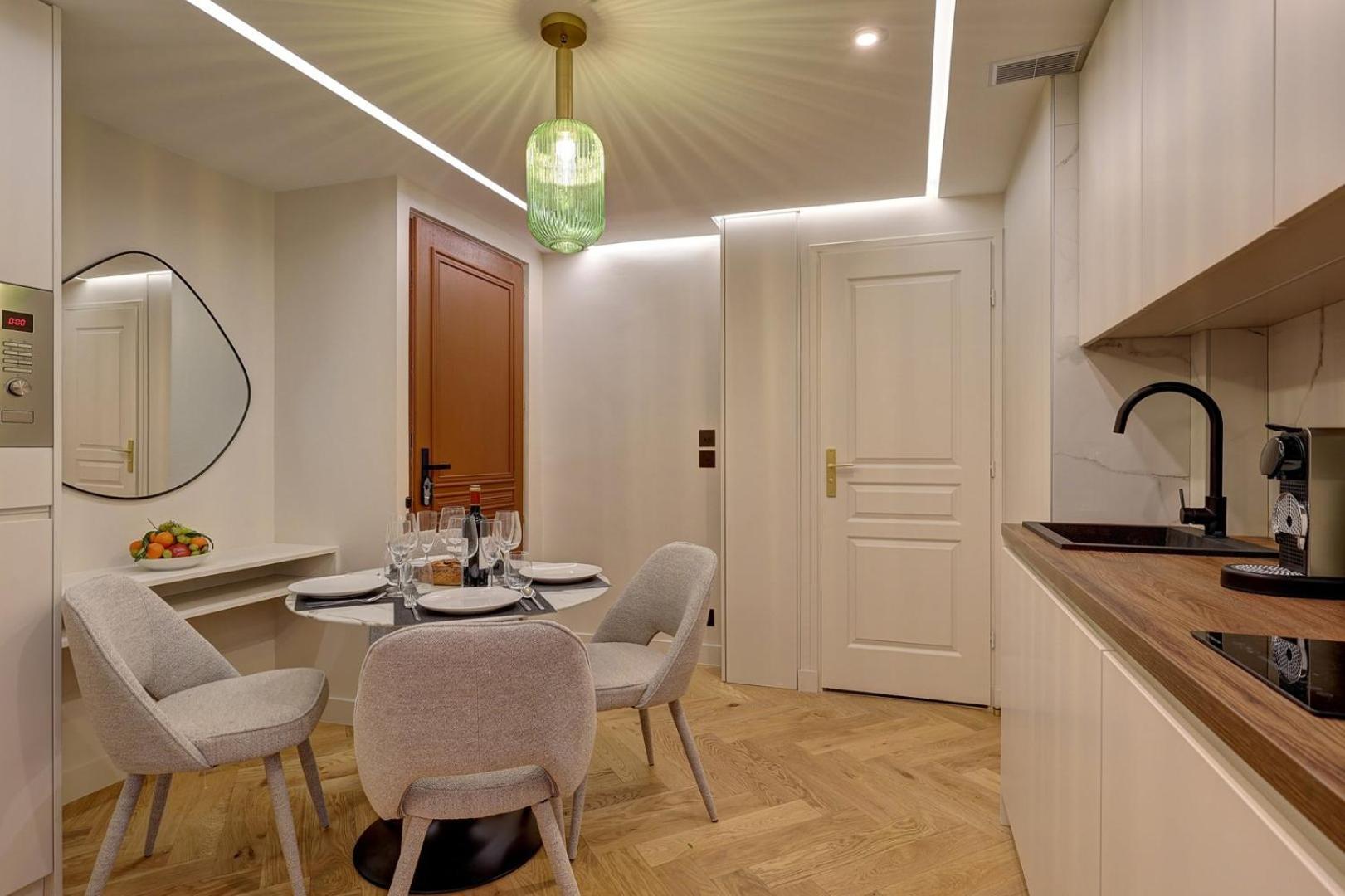 367 Suite Fondary 1 - Superb Apartment In Paris Eksteriør billede